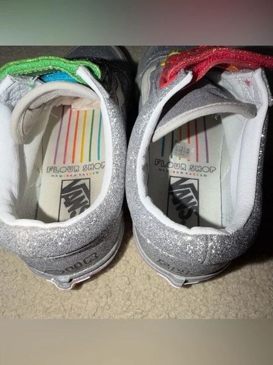 Vans Women’s Size8.5 x Flour Shop Old Skool Shoes Sneaker Glitter Rainbow Pride - Picture 8 of 10